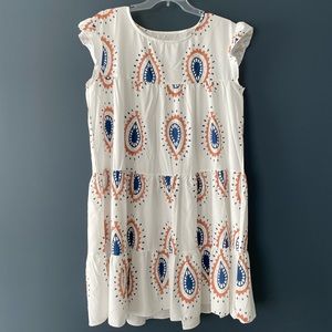 White patterned shift dress
